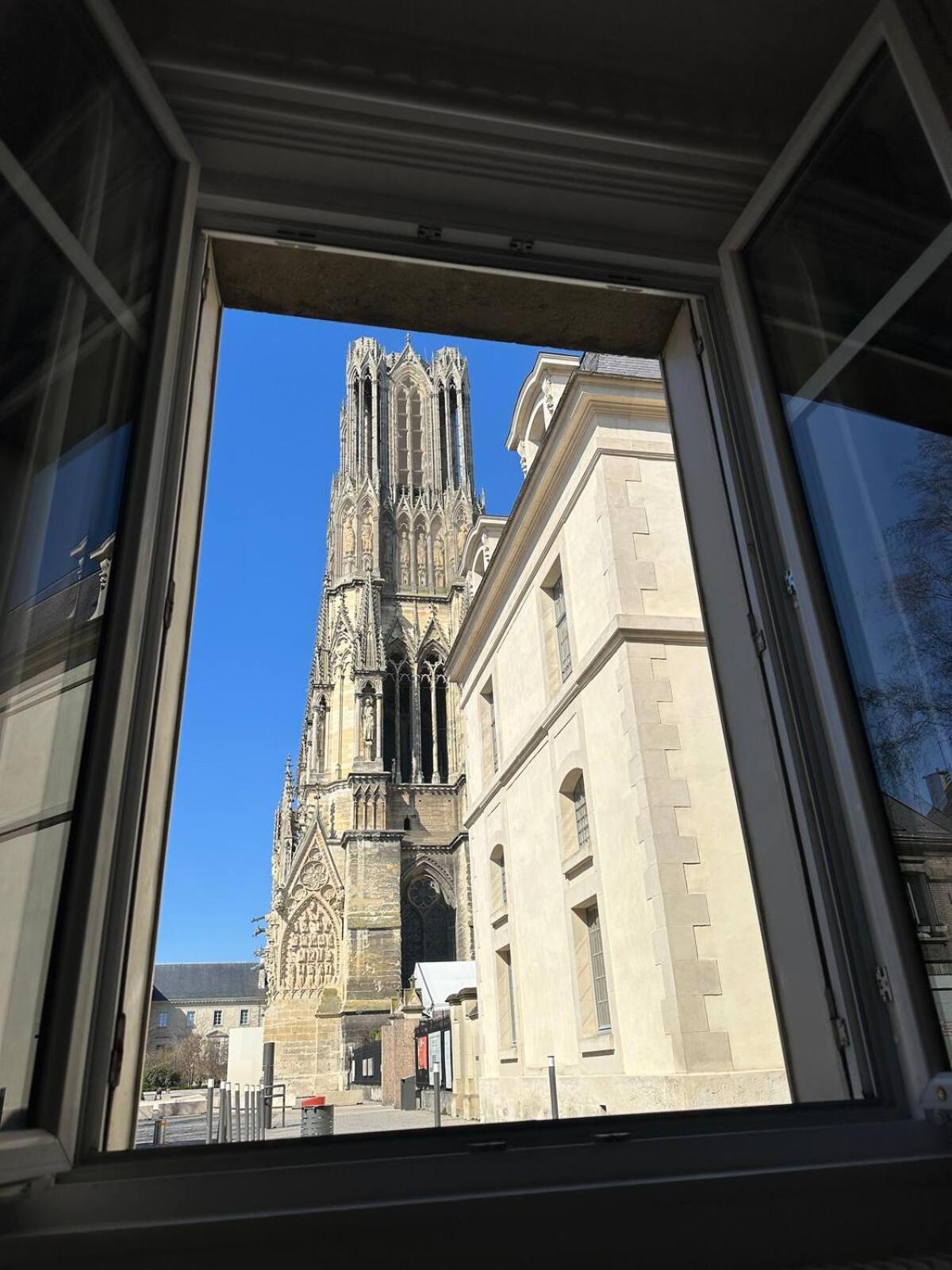 Le Petillant - Cathedrale Reims Exterior foto